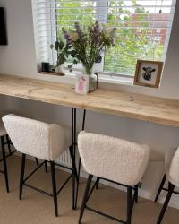 Boucle barstool heaven 🤌🏼

AD | I’m still so so obsessed with my yaheetechuk  Boucle barstools. They are so comfy and the absolute perfect partner for this industrial breakfast bar. 

Swipe the images to see how gorgeous the Boucle really is ✨

Would you have Boucle bar stools?

#homedecor #boucle #barstools #industrial #breakfastbar #militaryquarter #militarylife