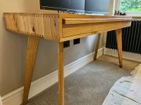 Dovetail end work desk finally in its new home. The last year didn't go the way I planned but luckily I've got best understanding customers.
So this is a completely solid Oak desk, to keep costs down for Paul the customer, I bought the oak legs from thehairpinlegco at a very good price for what they are. Black epoxyed all the knots and bits and bobs and coated and buffed with Osmo polyx osmo_uk 
I'm going to take a nap now....Merry weekend everybody.
..
.
..
#oak #oakfurniture #furniture #desk #workdesk #wood #furnituremaker #woodworker #woodworking #home #homedecor #bedroom #bedroomfurniture #study #Lancashire #madeinlancashire #handmade #handmadeinengland #madeintheuk #osmo #osmooil #osmo_uk #selfemployed #smallbusiness