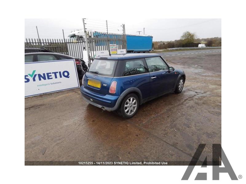 2004 VOLKSWAGEN PASSAT HIGHLINE TDI 1896cc TURBO DIESEL AUTOMATIC 5 Speed 4 DOOR SALOON