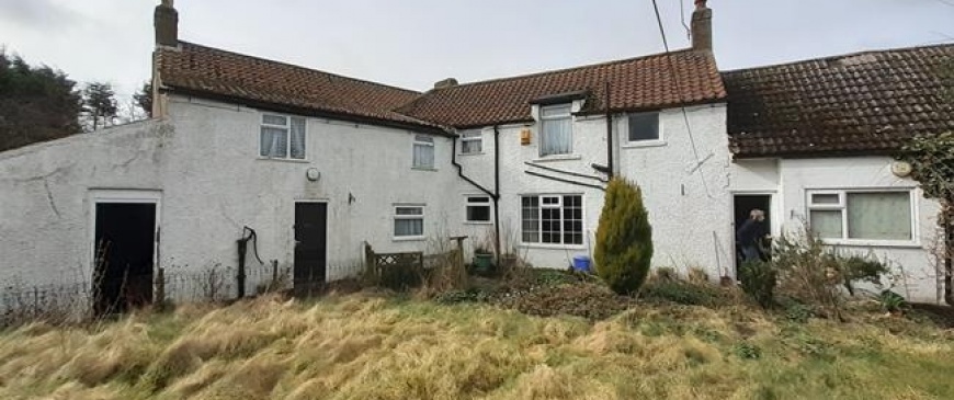 Yorkshire coastal farmhouse goes up for auction with £160,000 price tag