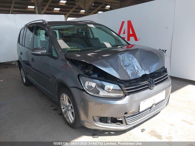 2014 VOLKSWAGEN TOURAN SE TDI BLUEMOTION TECHNOLOGY D 1598cc TURBO DIESEL SEMI AUTO 5 DOOR MPV