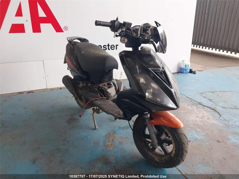 2015 DIRECT BIKES DB 125 124cc SCOOTER