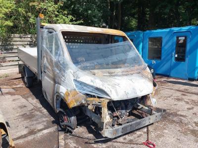 Image of 2019 PEUGEOT BOXER BLUEHDI DROPSIDE 335 L4 1997cc TURBO DIESEL MANUAL CHASSIS CAB