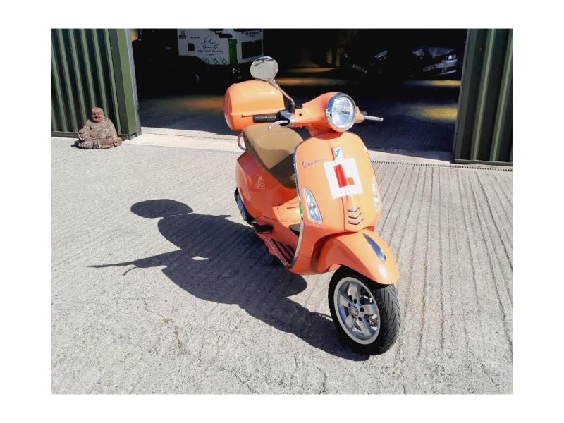 2017 PIAGGIO VESPA 49cc PETROL/OIL SCOOTER