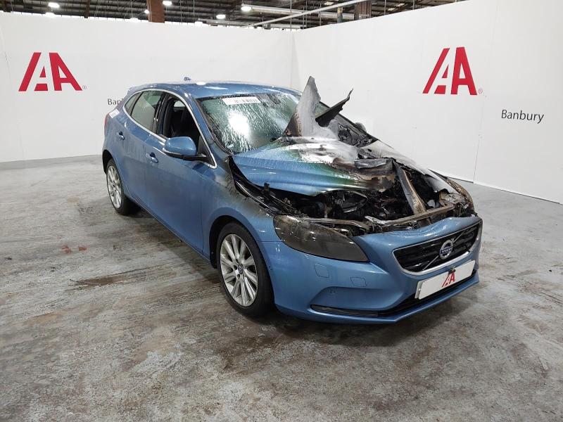 2016 VOLVO V40 T3 SE LUX NAV 1969cc TURBO PETROL MANUAL 6 Speed 5 DOOR HATCHBACK