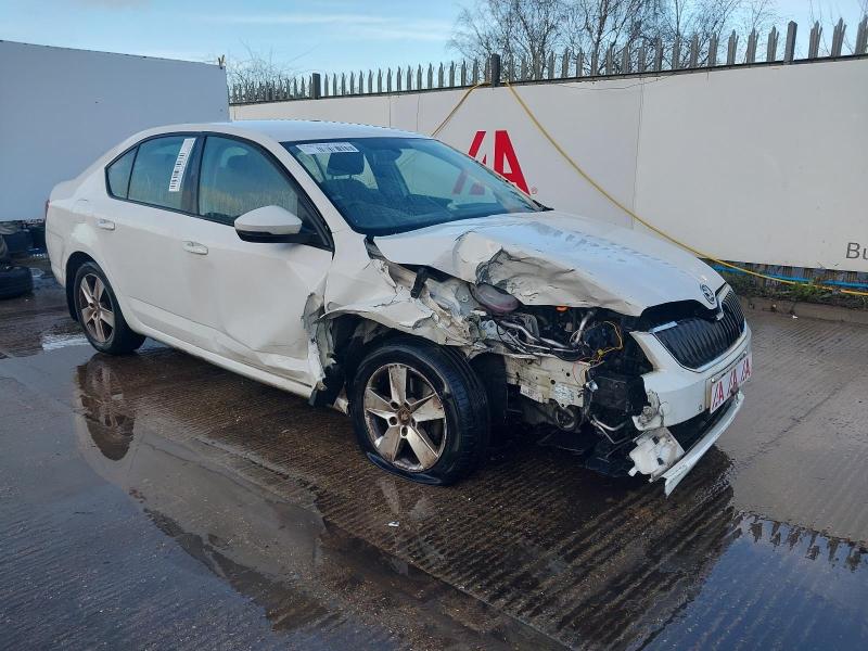 2013 SKODA OCTAVIA SE TSI 1197cc TURBO PETROL MANUAL 6 Speed 5 DOOR HATCHBACK