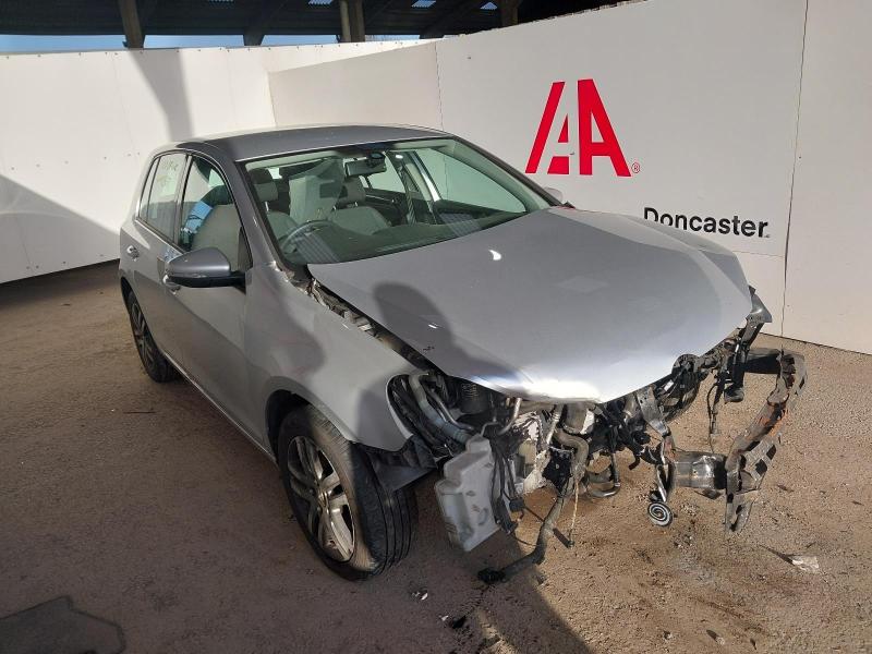 2010 VOLKSWAGEN GOLF BLUEMOTION SE TDI 1598cc TURBO DIESEL MANUAL 5 Speed 5 DOOR HATCHBACK