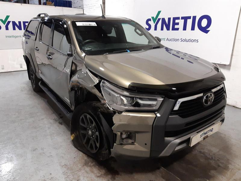 2021 TOYOTA HI-LUX INVINCIBLE X 4WD D-4D DCB 2755cc TURBO