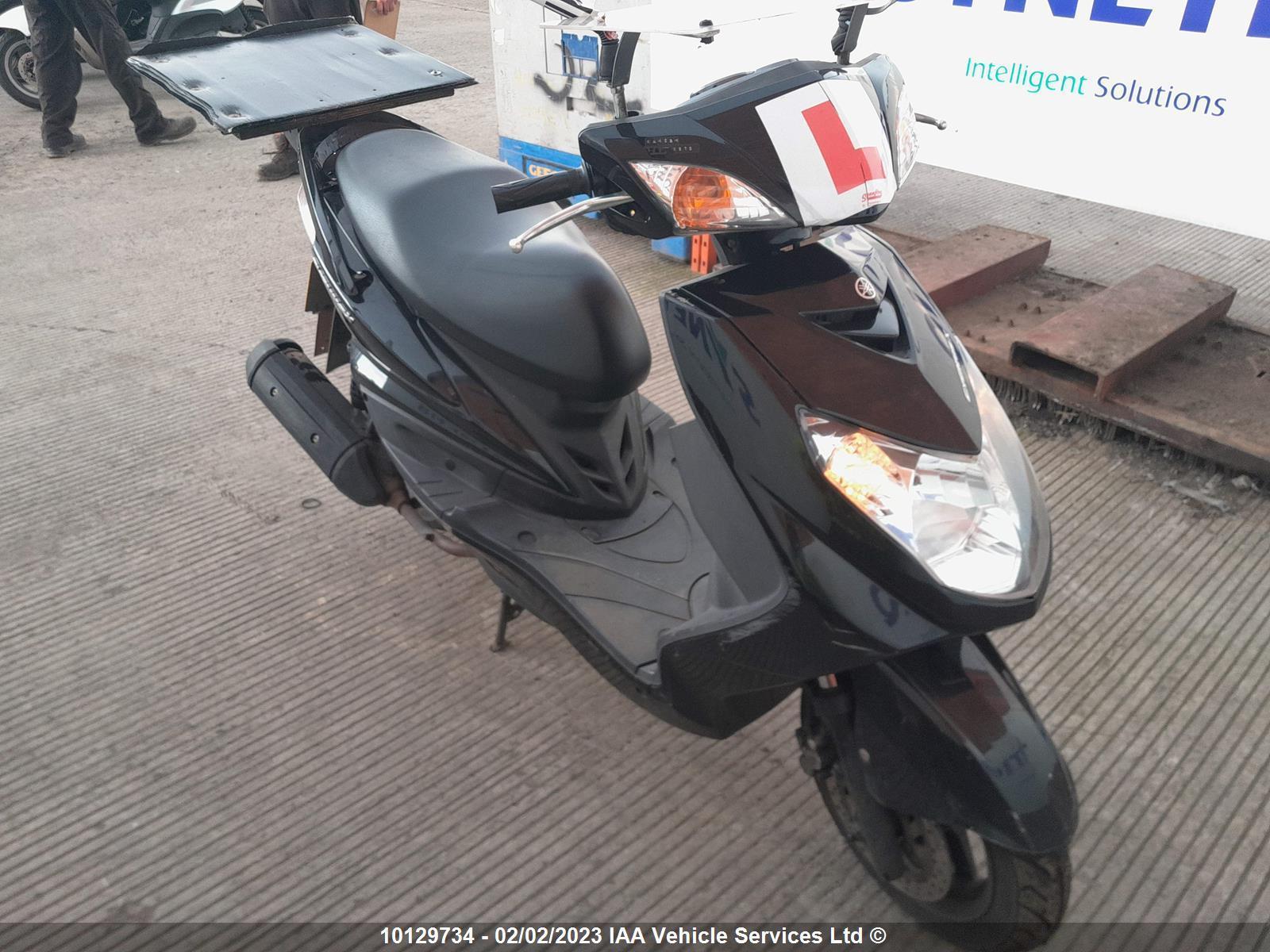 ESP Cygnus 廃盤　yuki 2012 YAMAHA XC 125 CYGNUS X 124cc SCOOTER at IAA UK DN6 7AW