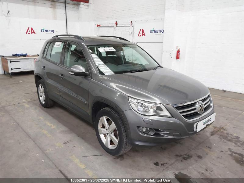 2010 VOLKSWAGEN TIGUAN ESCAPE TDI 1968cc TURBO DIESEL MANUAL 6 Speed 5 DOOR ESTATE