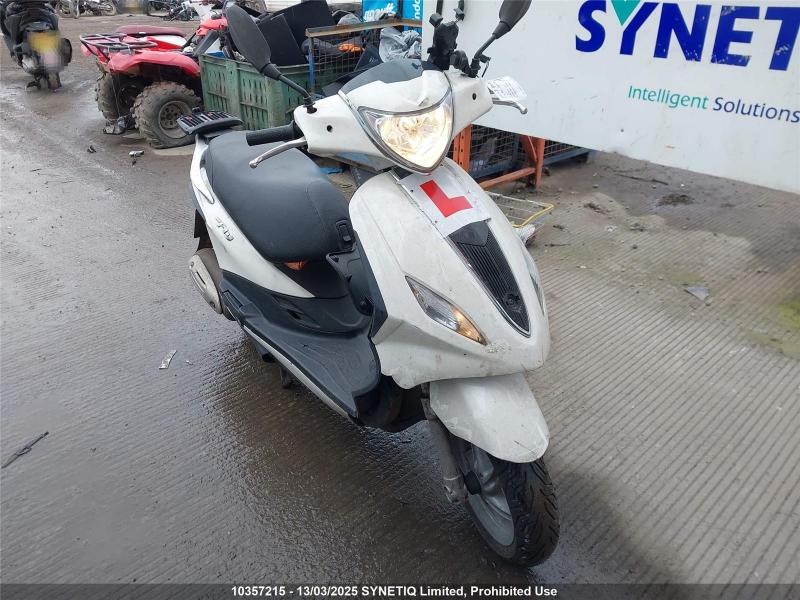 2017 PIAGGIO FLY 125 3V 125cc PETROL SCOOTER