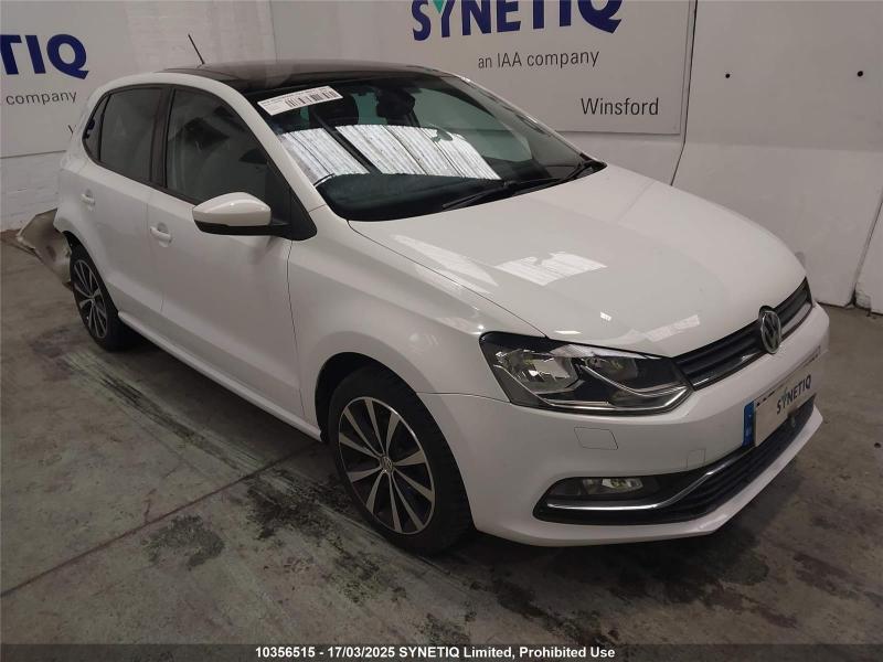 2015 VOLKSWAGEN POLO SE TSI DSG 1197cc TURBO PETROL SEMI AUTO 7 Speed 5 DOOR HATCHBACK