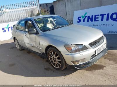 2004 LEXUS IS 200 SE