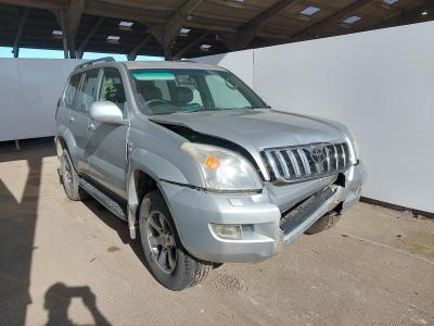 2004 TOYOTA LAND CRUISER COLORADO LC4 8-SEATS D-4D
