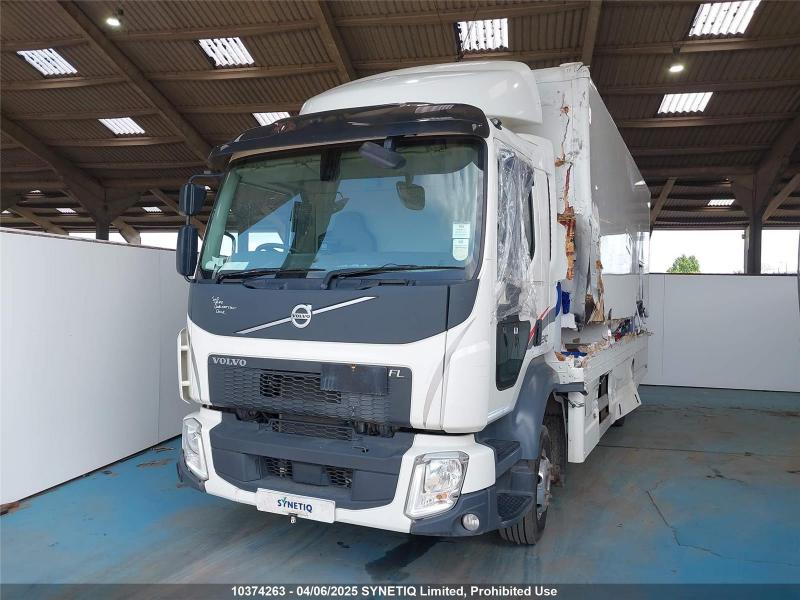2017 VOLVO FL5 FL512 4X2 CREW 5132cc TURBO DIESEL AUTOMATIC