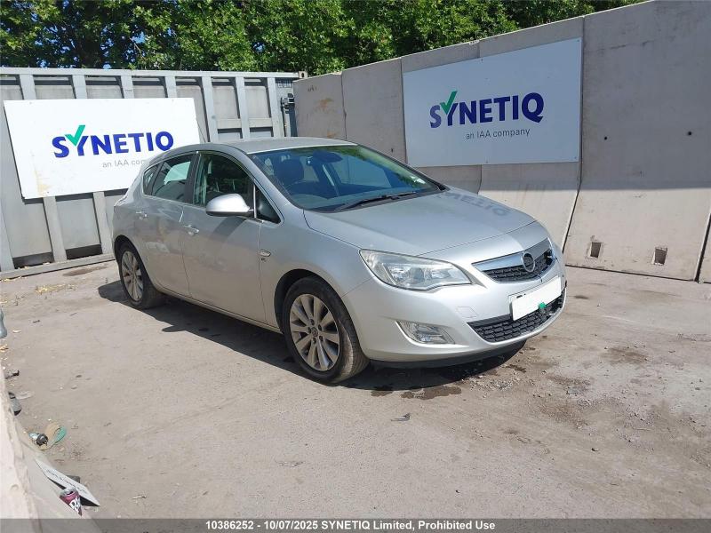 2012 VAUXHALL ASTRA ELITE CDTI S/S 1956cc TURBO DIESEL MANUAL 6 Speed 5 DOOR HATCHBACK