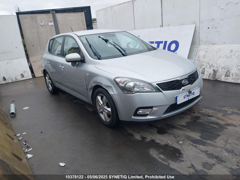 2011 KIA CEED 2 1591cc PETROL MANUAL 6 Speed 5 DOOR HATCHBACK