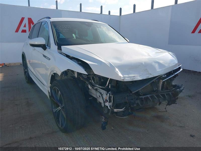 2023 VOLKSWAGEN TIGUAN R-LINE TSI DSG 1498cc TURBO PETROL SEMI AUTO 5 DOOR ESTATE
