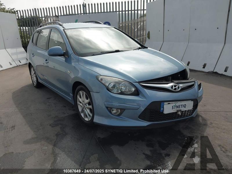 2011 HYUNDAI I30 COMFORT CRDI 1582cc TURBO DIESEL MANUAL 6 Speed 5 DOOR ESTATE