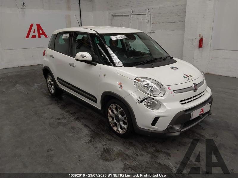 2013 FIAT 500L MULTIJET TREKKING 1598cc TURBO DIESEL MANUAL 6 Speed 5 DOOR MPV