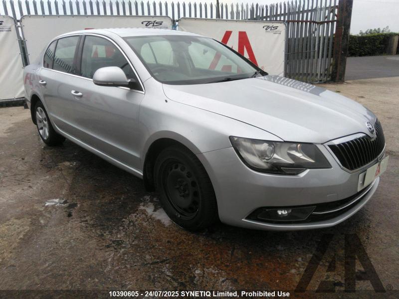 2014 SKODA SUPERB SE TDI CR 1968cc TURBO DIESEL MANUAL 5 DOOR HATCHBACK