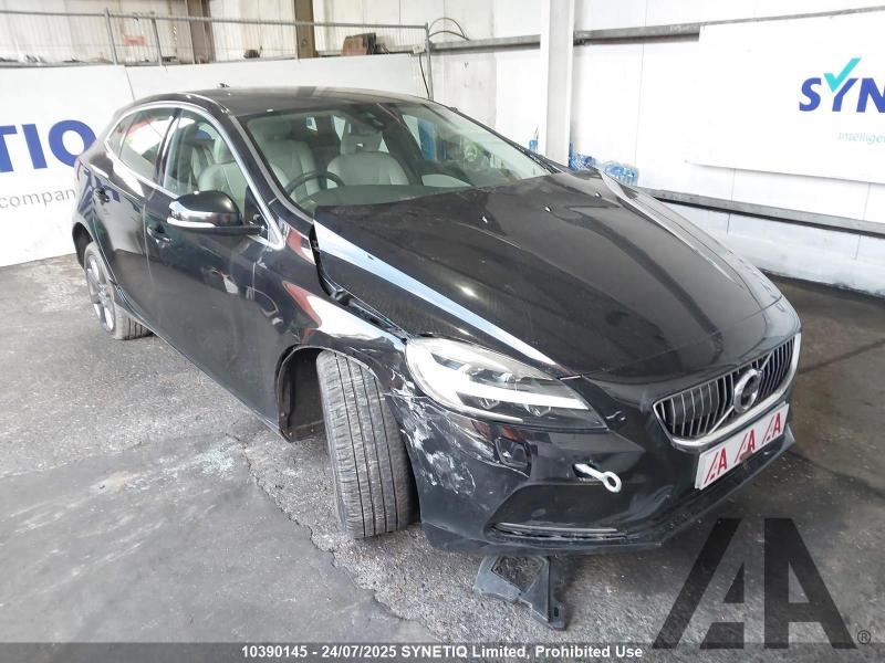 2016 VOLVO V40 D2 INSCRIPTION 1969cc TURBO DIESEL AUTOMATIC 6 Speed 5 DOOR HATCHBACK
