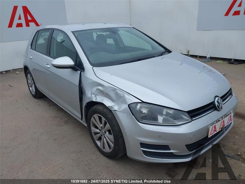 2014 VOLKSWAGEN GOLF SE TDI BLUEMOTION TECHNOLOGY 1598cc TURBO DIESEL MANUAL 5 Speed 5 DOOR HATCHBACK