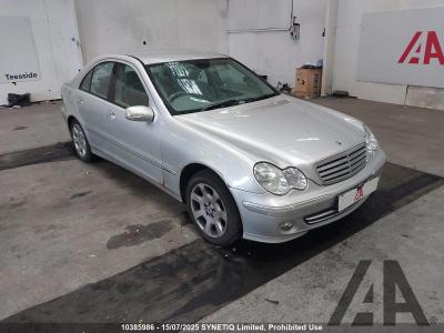 Image of 2004 MERCEDES C-CLASS C220 CDI ELEGANCE SE 2148cc TURBO DIESEL AUTOMATIC 4 DOOR SALOON