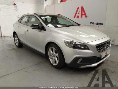Image of 2015 VOLVO V40 D2 CROSS COUNTRY LUX NAV 1560cc TURBO DIESEL MANUAL 6 Speed 5 DOOR HATCHBACK