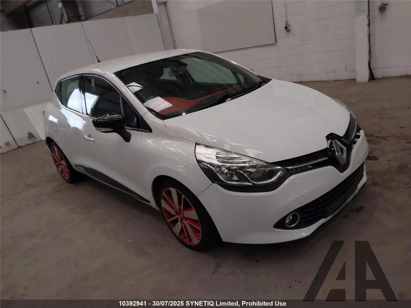 2015 RENAULT CLIO DYNAMIQUE S NAV DCI 1461cc TURBO DIESEL MANUAL 5 Speed 5 DOOR HATCHBACK