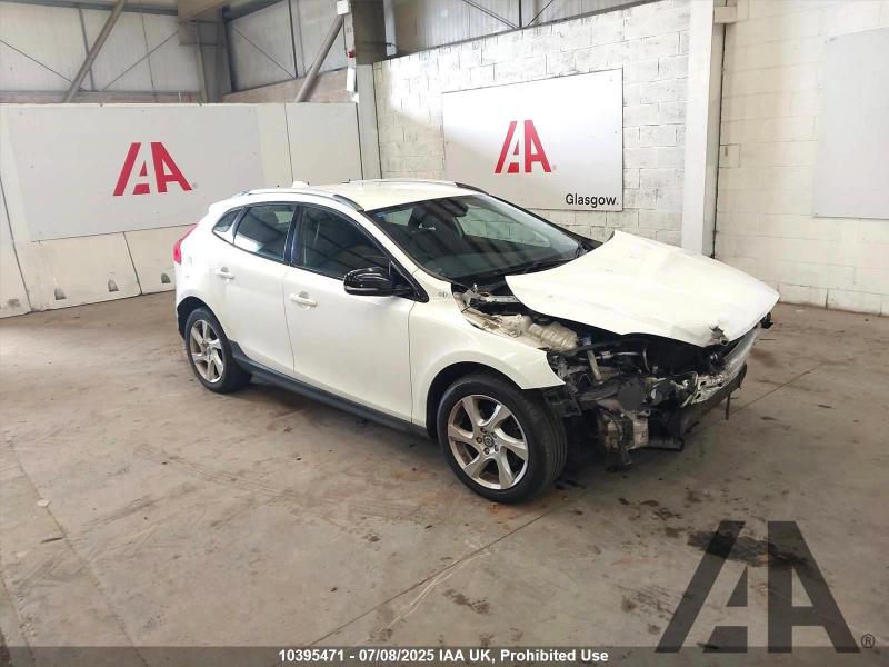 2014 VOLVO V40 D2 CROSS COUNTRY LUX 1560cc TURBO DIESEL AUTOMATIC 6 Speed 5 DOOR HATCHBACK