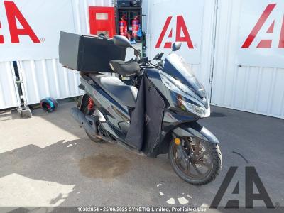 Image of 2018 HONDA WW (PCX) 125-A 125cc PETROL CVT SCOOTER