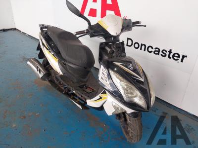 Image of 2016 SINNIS SHUTTLE 125cc PETROL SCOOTER