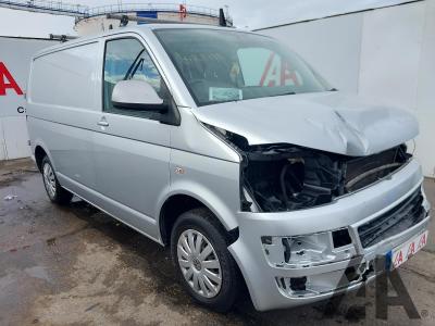 Image of 2015 VOLKSWAGEN TRANSPORTER T28 TDI TRENDLINE 1968cc TURBO DIESEL MANUAL 5 Speed PANEL VAN