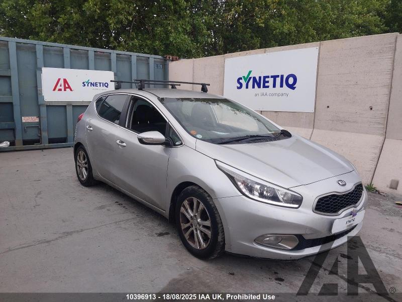 2015 KIA CEED CRDI 3 ECODYNAMICS 1582cc TURBO DIESEL MANUAL 6 Speed 5 DOOR HATCHBACK