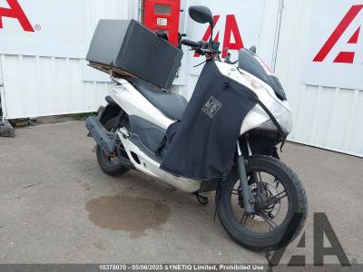 Image of 2010 HONDA WW (PCX) 125cc PETROL CVT SCOOTER