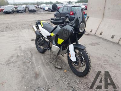 Image of 2025 HUSQVARNA NORDEN 901 889cc