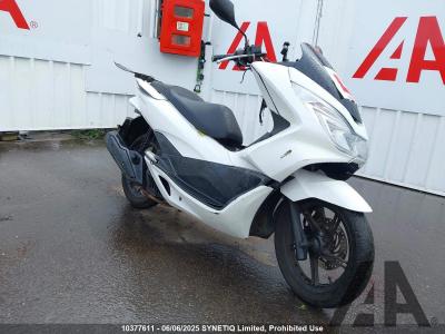 Image of 2014 HONDA WW (PCX) 125cc PETROL CVT SCOOTER