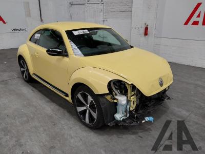 Image of 2014 VOLKSWAGEN BEETLE SPORT TDI 1968cc TURBO DIESEL MANUAL 6 Speed 3 DOOR HATCHBACK