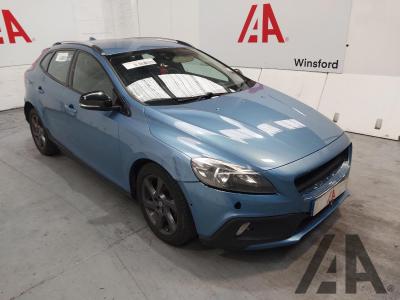 Image of 2015 VOLVO V40 D2 CROSS COUNTRY LUX 1969cc TURBO DIESEL AUTOMATIC 6 Speed 5 DOOR HATCHBACK