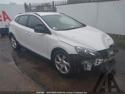 Image of 2013 VOLVO V40 D2 CROSS COUNTRY LUX 1560cc TURBO DIESEL MANUAL 6 Speed 5 DOOR HATCHBACK