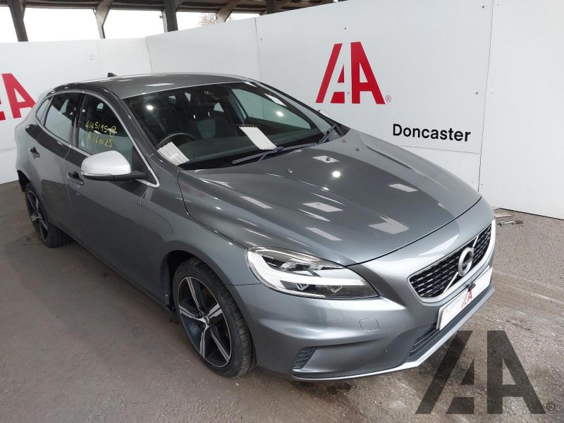2017 VOLVO V40 T2 R-DESIGN 1969cc TURBO PETROL MANUAL 6 Speed 5 DOOR HATCHBACK