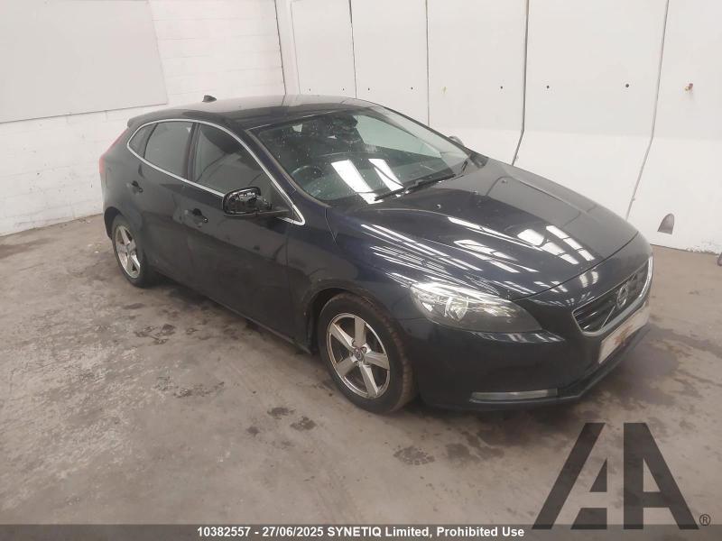 2016 VOLVO V40 D2 SE 1969cc TURBO DIESEL AUTOMATIC 6 Speed 5 DOOR HATCHBACK