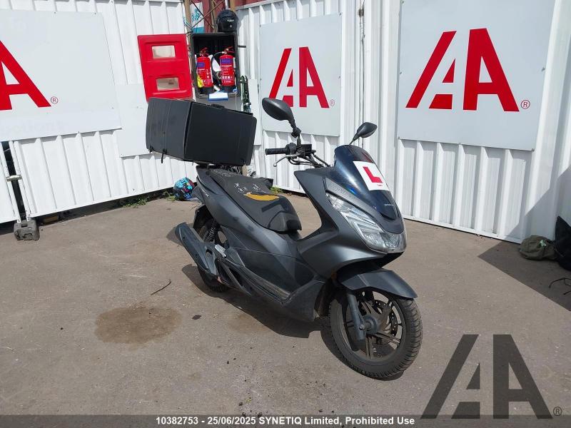 2017 HONDA WW (PCX) 125cc PETROL CVT SCOOTER