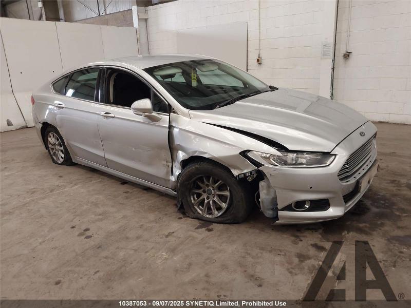 2015 FORD MONDEO ZETEC ECONETIC TDCI 1997cc TURBO DIESEL MANUAL 6 Speed 5 DOOR HATCHBACK