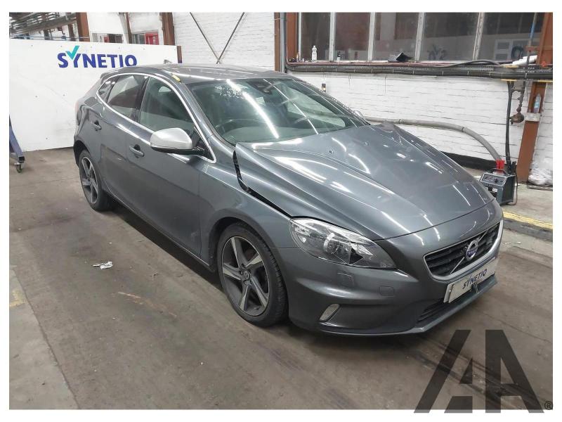 2013 VOLVO V40 D2 R-DESIGN LUX 1560cc TURBO DIESEL MANUAL 6 Speed 5 DOOR HATCHBACK