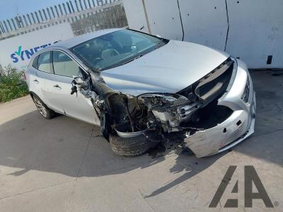 Image of 2015 VOLVO V40 D2 SE LUX NAV 1560cc TURBO DIESEL MANUAL 6 Speed 5 DOOR HATCHBACK