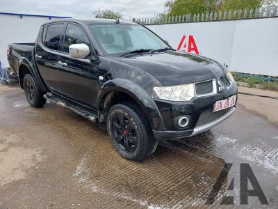 Image of 2013 MITSUBISHI L200 DI-D 4X4 BARBARIAN LB DCB 2477cc TURBO DIESEL MANUAL 5 Speed PICK UP