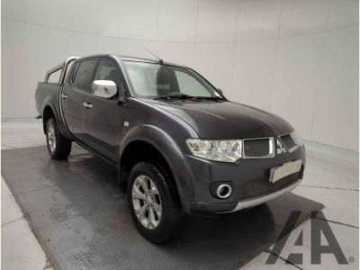 Image of 2013 MITSUBISHI L200 DI-D 4X4 BARBARIAN LB DCB 2477cc TURBO DIESEL MANUAL 5 Speed PICK UP
