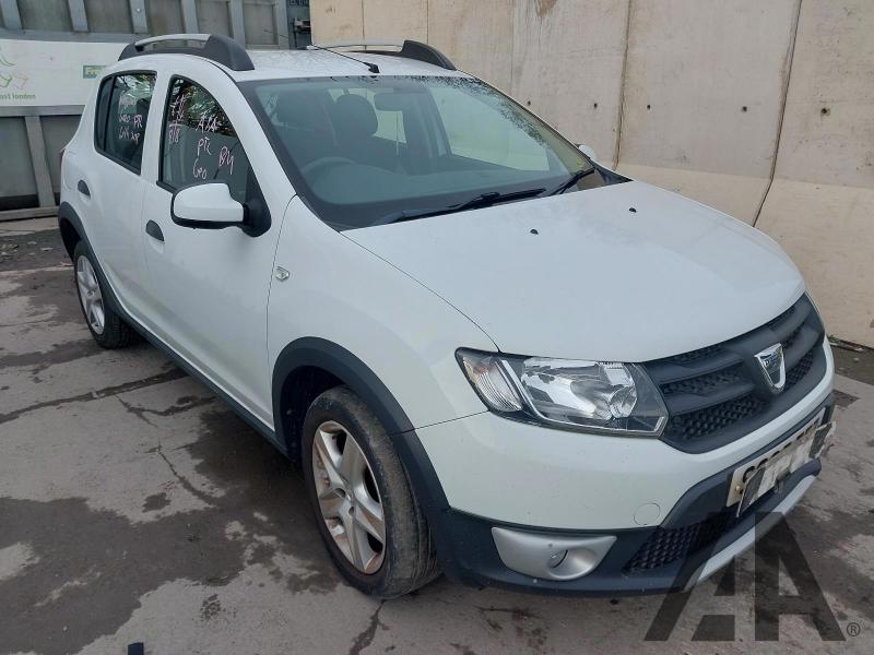 2015 DACIA SANDERO STEPWAY AMBIANCE DCI 1461cc TURBO DIESEL MANUAL 5 Speed 5 DOOR HATCHBACK